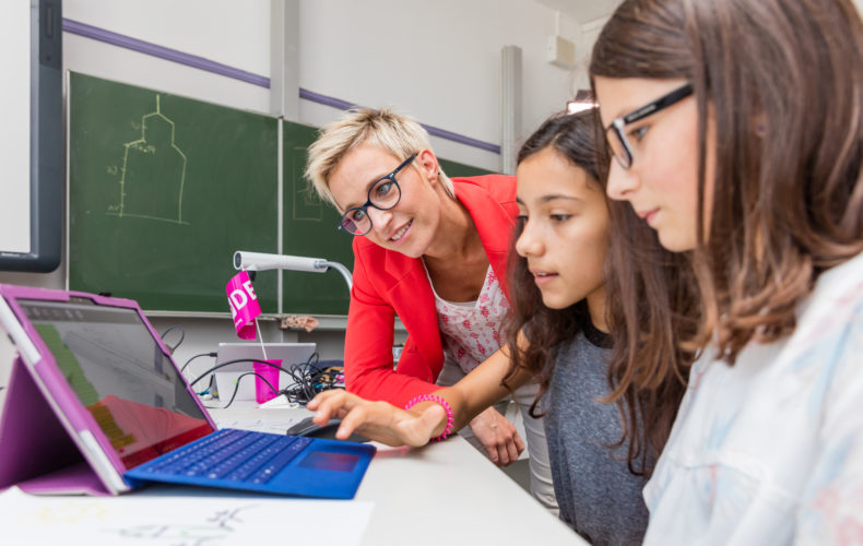 Kurswechsel in den Schulen herbeiführen